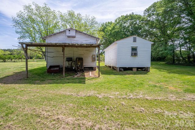 5309 Hickory Grove Road, Stanley, NC 28164
