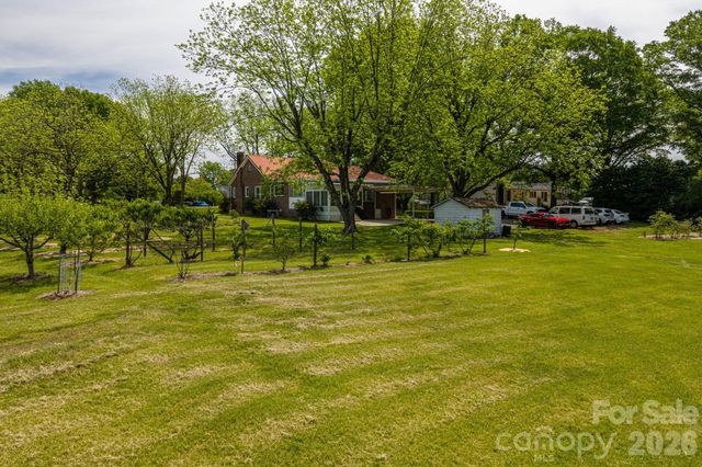 5309 Hickory Grove Road, Stanley, NC 28164