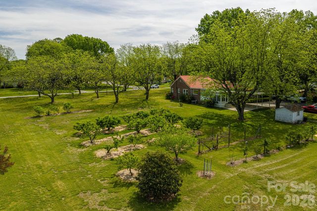 5309 Hickory Grove Road, Stanley, NC 28164