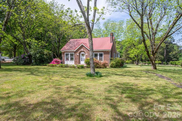 5309 Hickory Grove Road, Stanley, NC 28164