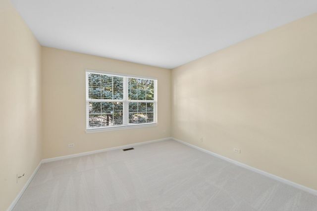 415 Shadow Creek Drive, Vernon Hills, IL 60061