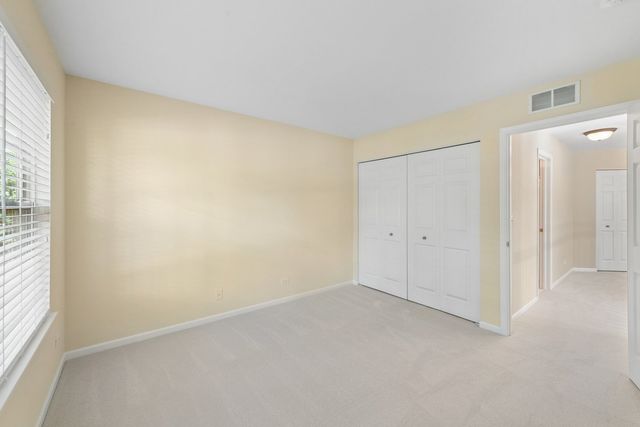 415 Shadow Creek Drive, Vernon Hills, IL 60061