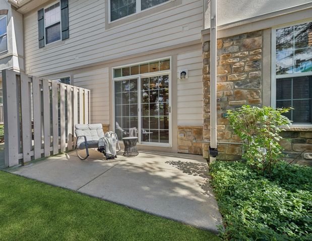 415 Shadow Creek Drive, Vernon Hills, IL 60061