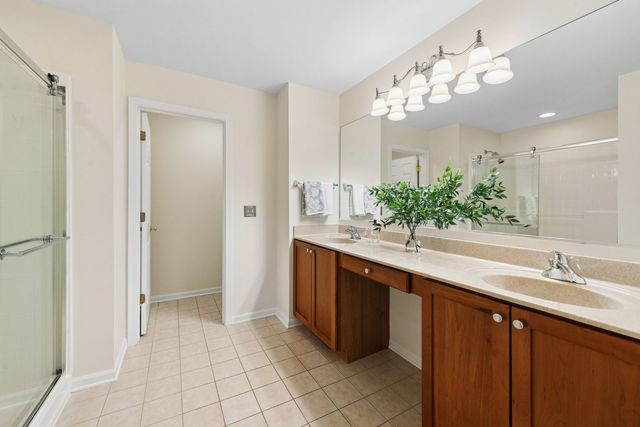 415 Shadow Creek Drive, Vernon Hills, IL 60061