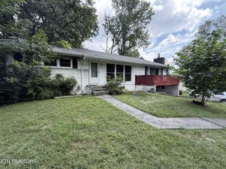 434 Oak Circle, Oliver Springs, TN 37840