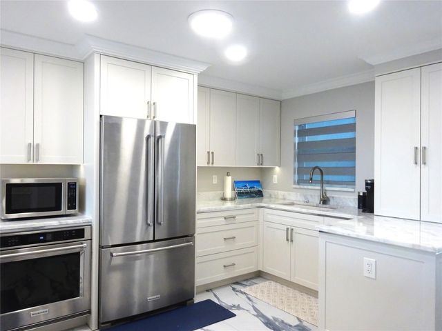 8 Briny Avenue 105, Pompano Beach, FL 33062