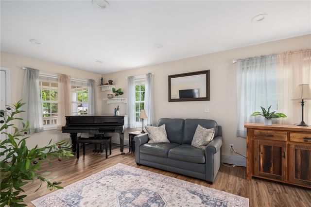 34 Wuddall Avenue, Warwick, RI 02889