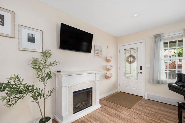 34 Wuddall Avenue, Warwick, RI 02889