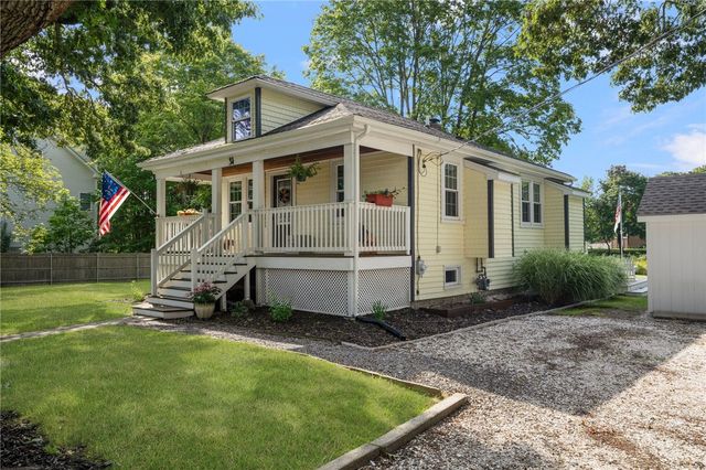 34 Wuddall Avenue, Warwick, RI 02889