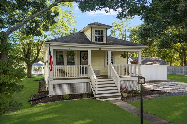 34 Wuddall Avenue, Warwick, RI 02889