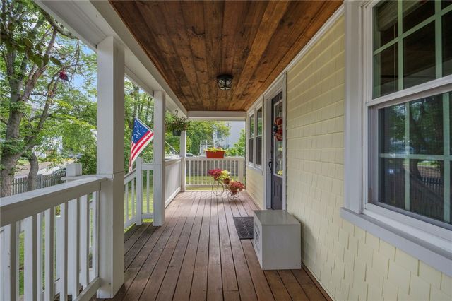 34 Wuddall Avenue, Warwick, RI 02889