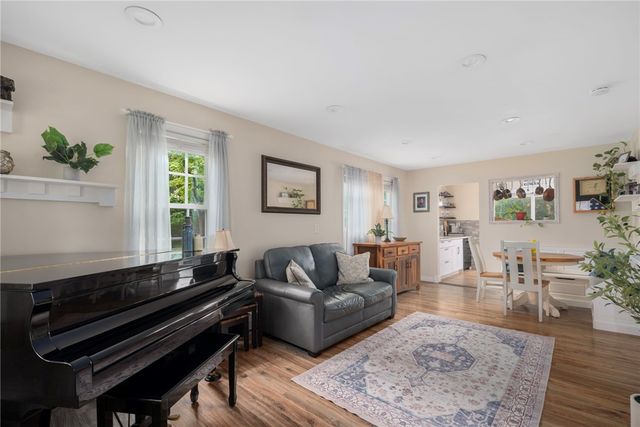 34 Wuddall Avenue, Warwick, RI 02889