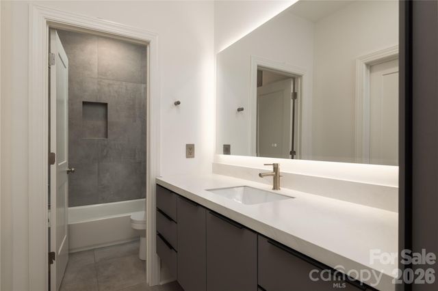 732 Ellsworth Road, Charlotte, NC 28211