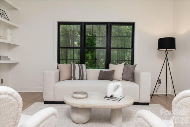 732 Ellsworth Road, Charlotte, NC 28211