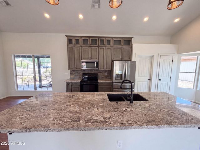 615 W MONTOYA Lane, Phoenix, AZ 85027