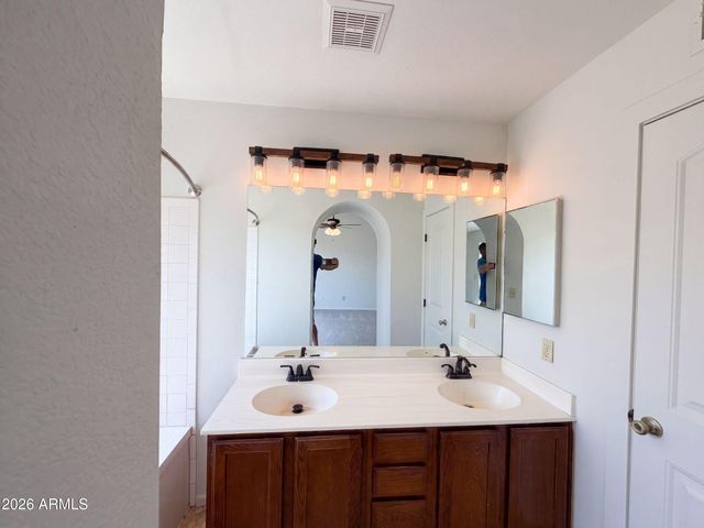 615 W MONTOYA Lane, Phoenix, AZ 85027