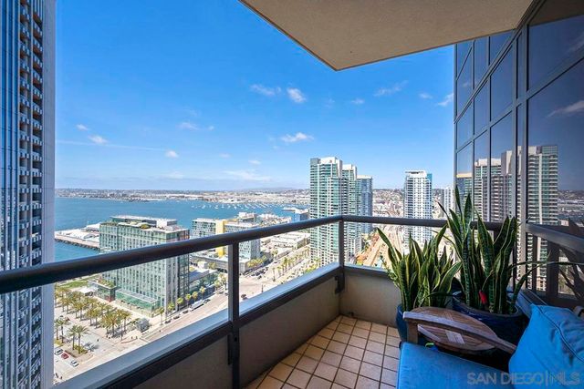700 W E Street 2903, San Diego, CA 92101