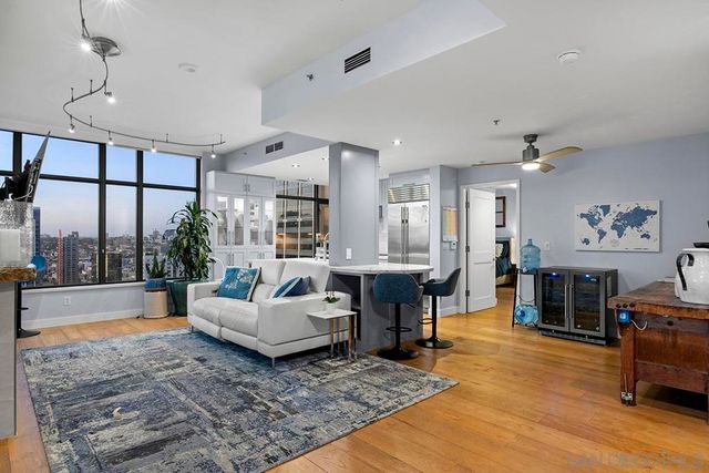 700 W E Street 2903, San Diego, CA 92101