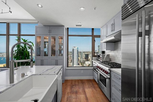 700 W E Street 2903, San Diego, CA 92101