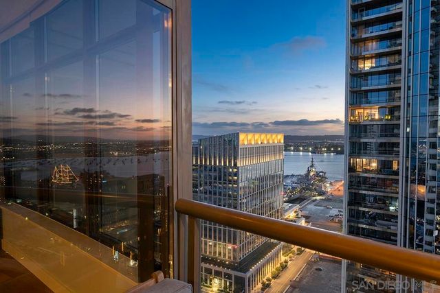 700 W E Street 2903, San Diego, CA 92101