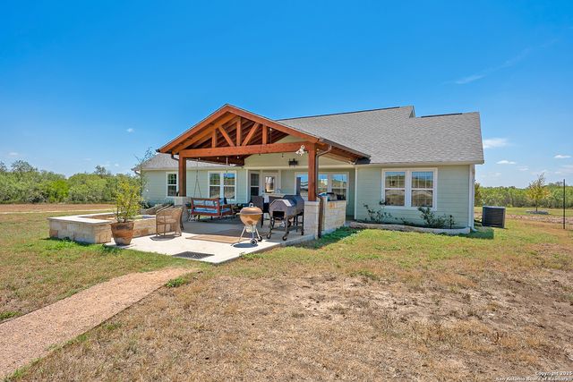 7315 NEW SULPHUR SPRINGS RD, San Antonio, TX 78263