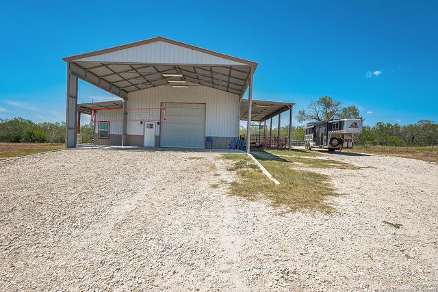 7315 NEW SULPHUR SPRINGS RD, San Antonio, TX 78263