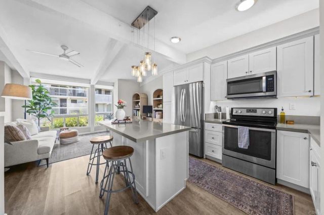 2335 Caringa Way 18, Carlsbad, CA 92009