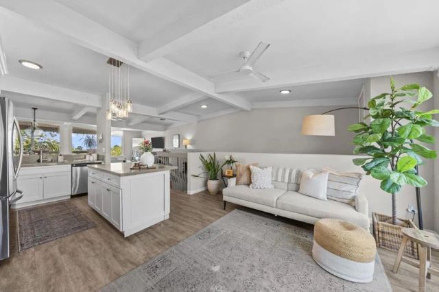 2335 Caringa Way 18, Carlsbad, CA 92009