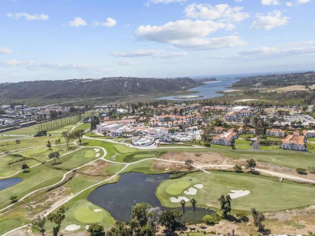 2335 Caringa Way 18, Carlsbad, CA 92009