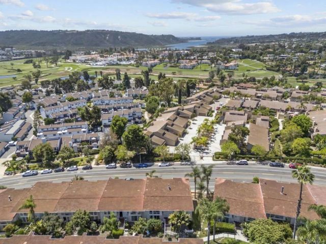 2335 Caringa Way 18, Carlsbad, CA 92009