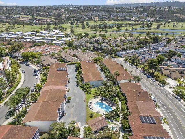 2335 Caringa Way 18, Carlsbad, CA 92009