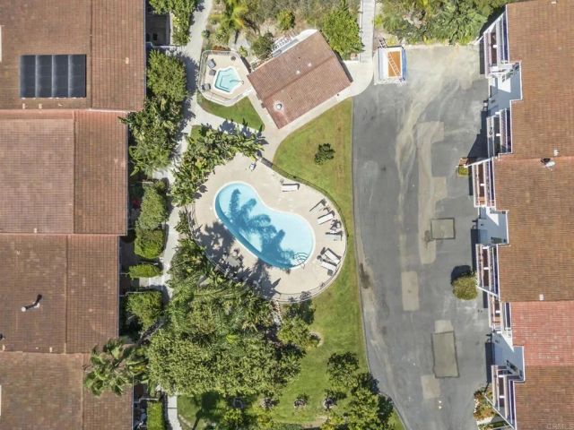 2335 Caringa Way 18, Carlsbad, CA 92009