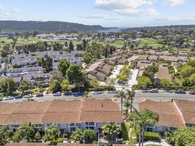 2335 Caringa Way 18, Carlsbad, CA 92009