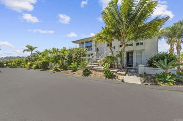 2335 Caringa Way 18, Carlsbad, CA 92009