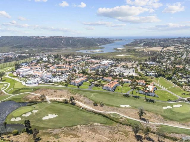 2335 Caringa Way 18, Carlsbad, CA 92009
