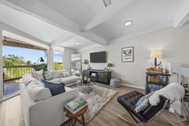 2335 Caringa Way 18, Carlsbad, CA 92009