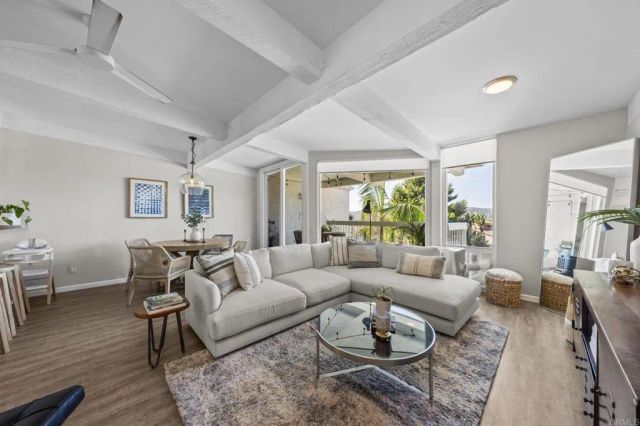 2335 Caringa Way 18, Carlsbad, CA 92009