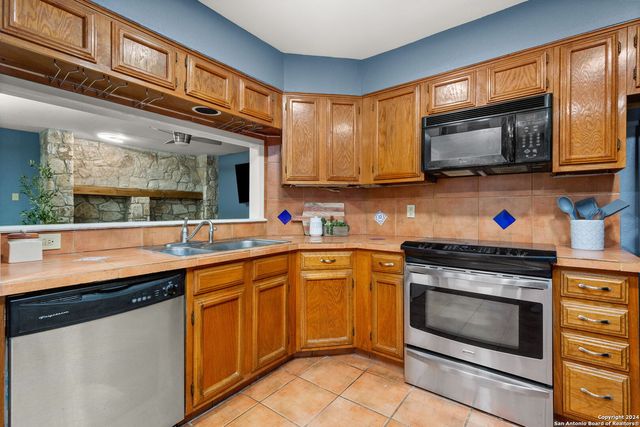 11520 Huebner Rd Apt 102, San Antonio, TX 78230