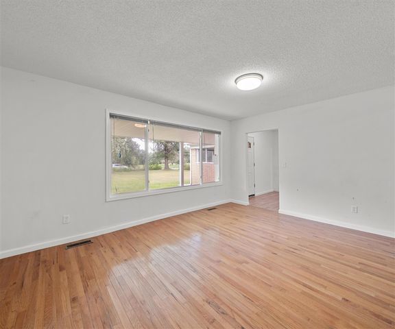 26700 Martinsville Road, New Boston, MI 48164