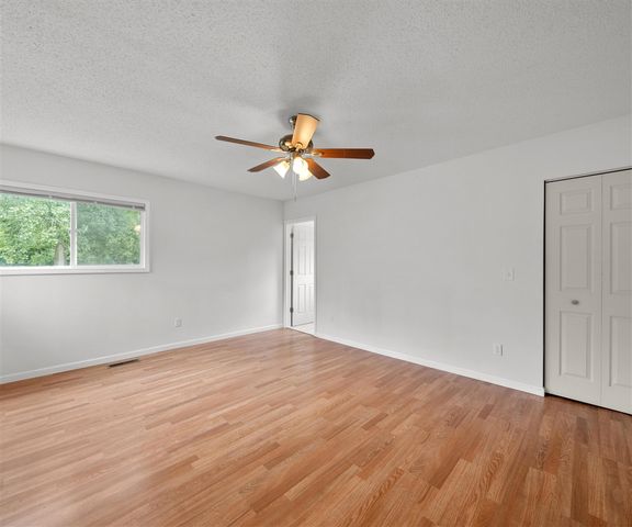 26700 Martinsville Road, New Boston, MI 48164