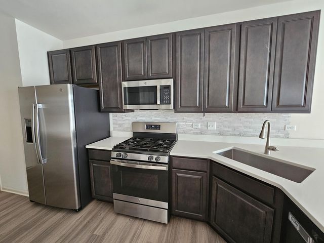 2049 Stuttle Road, Batavia, IL 60510