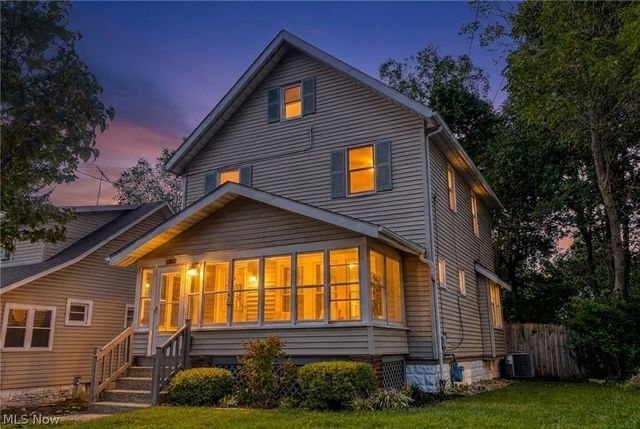 33 Brighton Drive, Akron, OH 44301