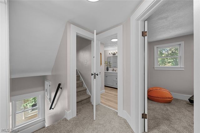 33 Brighton Drive, Akron, OH 44301
