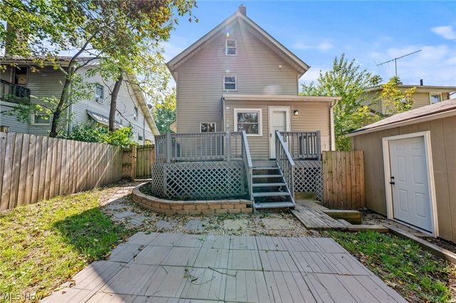 33 Brighton Drive, Akron, OH 44301