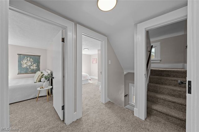 33 Brighton Drive, Akron, OH 44301