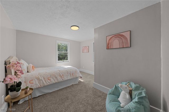 33 Brighton Drive, Akron, OH 44301