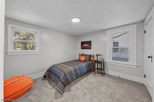 33 Brighton Drive, Akron, OH 44301