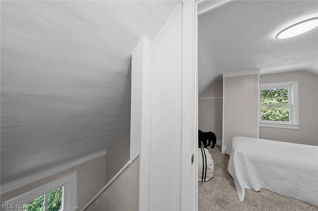 33 Brighton Drive, Akron, OH 44301
