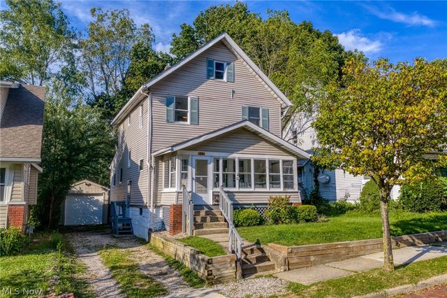 33 Brighton Drive, Akron, OH 44301