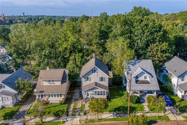 33 Brighton Drive, Akron, OH 44301